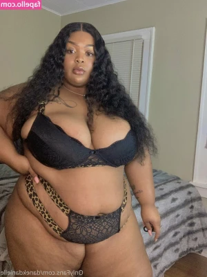 danekdanielle - New set 🖤 dm me if you want the videossss