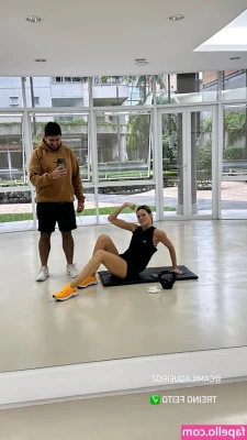 Camila Queiroz [ camila-queiroz ] - Footsies! part 1