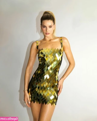 Camila Queiroz [ camila-queiroz ] - Hello darling   do you like the way this color looks on me  Would you