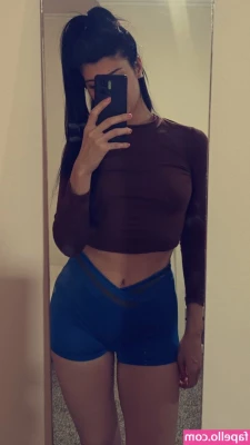 julialoo - Cum join me in your DM's this Friday morning. As I rub one out. I