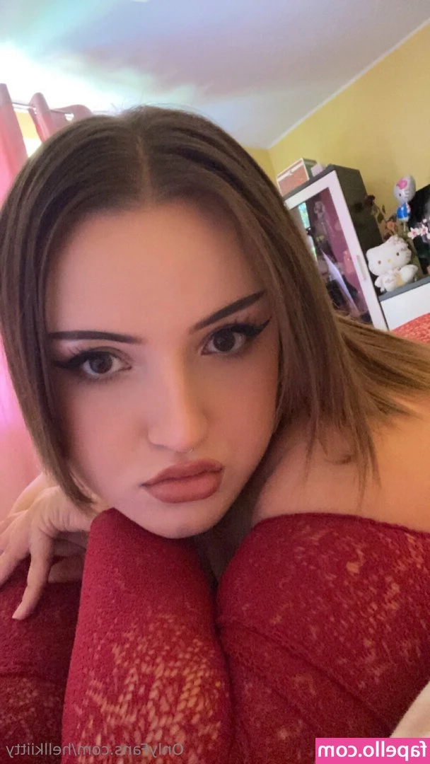 hellkiitty - Getting wet💦