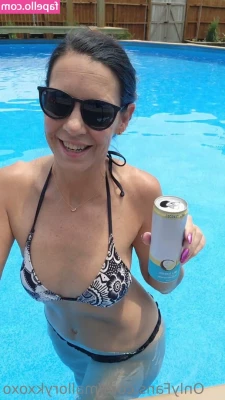mallorykxoxo - Who wants to play with these