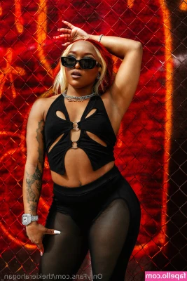 thekierahogan_ [ thekierahogan ] - Who wants to see how this happened 👀🥵