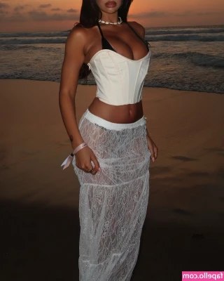Jessica Bader [ jessica-bader ] - Check your DM's bebe!!  Filthy 3some with my girl @cindytoomuch and