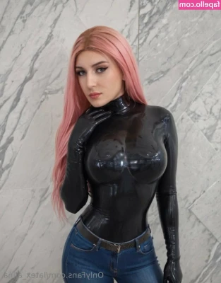 latex_alina [ latex-alina ] - I wanna put these pretty pink toes in your mouth✨