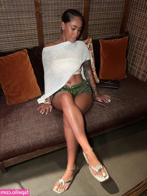Serenity Grace [ serenity-grace ] - What you see before I sit on your face