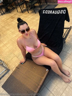 elenadaniela98 - What's under your tree?