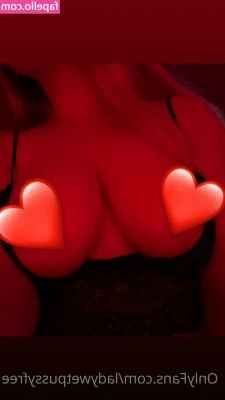 ladywetpussyfree - This glass toy felt nice and cool against my warm pussy