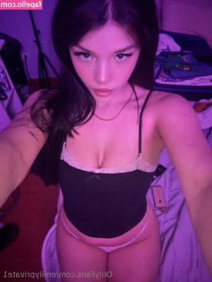 emilyprivate1 - Making my personal videos tonight, if you're not on my list you're