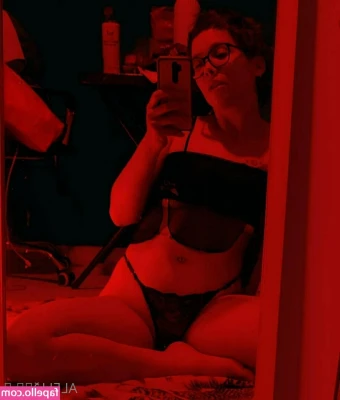 aaleeli - 🔴 Webcam Wednesday: Russian Accent - Scared My Tits Off - Nudist