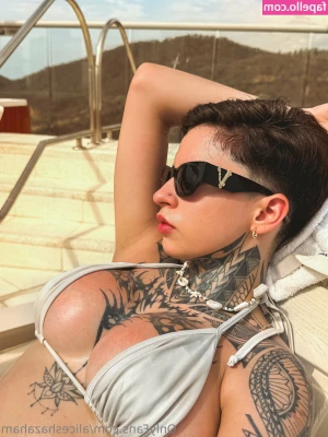 aliceshazaham - 💦💦💦 do you want to join me? 😜