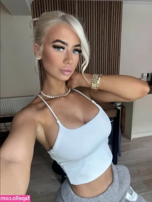 Chloe Collier [ chloe-collier-1 ] - I just had to dance slow. Run my hands up and down and all over my