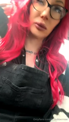 ts_rubberrose [ ts-rubberrose ] - Con poca luz pero igual hicimos 😘😈