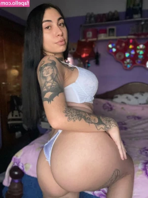 lolaaflowers - Just waiting for your tongue.. or cock haha