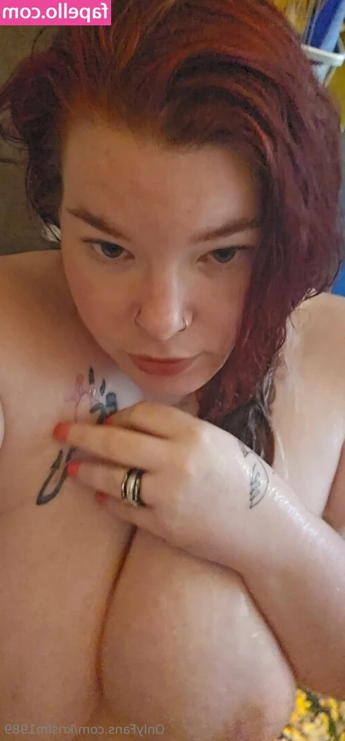 krislm1989 - Wouldn’t you love to come devour me?😘😘😉