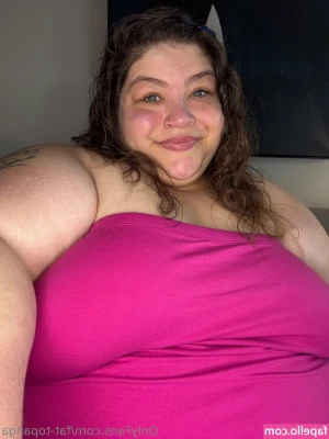 fat-topanga [ fat-topanga-1 ] - @abbyhoffie goes so well with strawberries 🍓 😍 shes sweet like