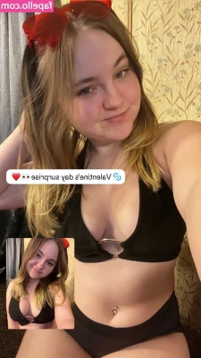 Itzgracierobbins - Happy Hump Day 🖤