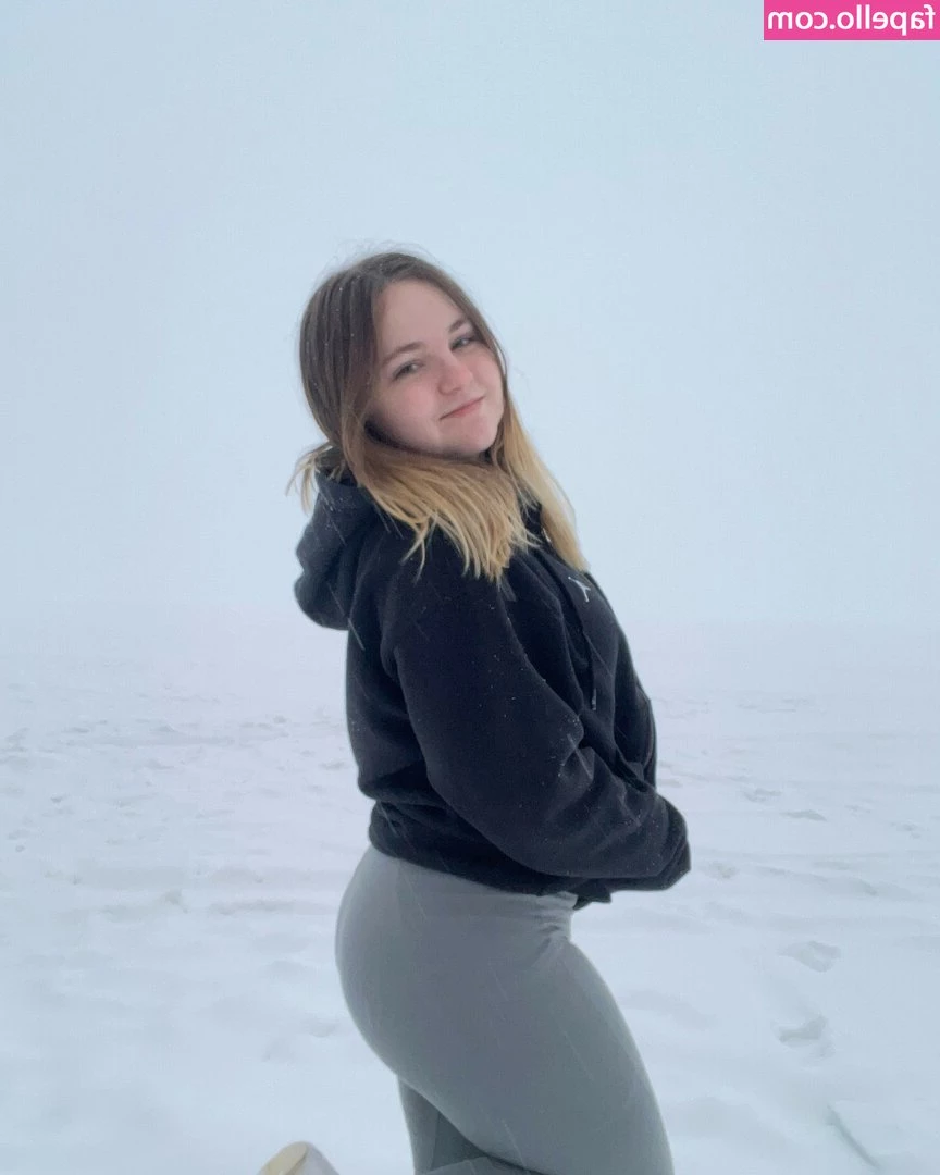 Itzgracierobbins - i look like a good girl but i can get naughty 😈