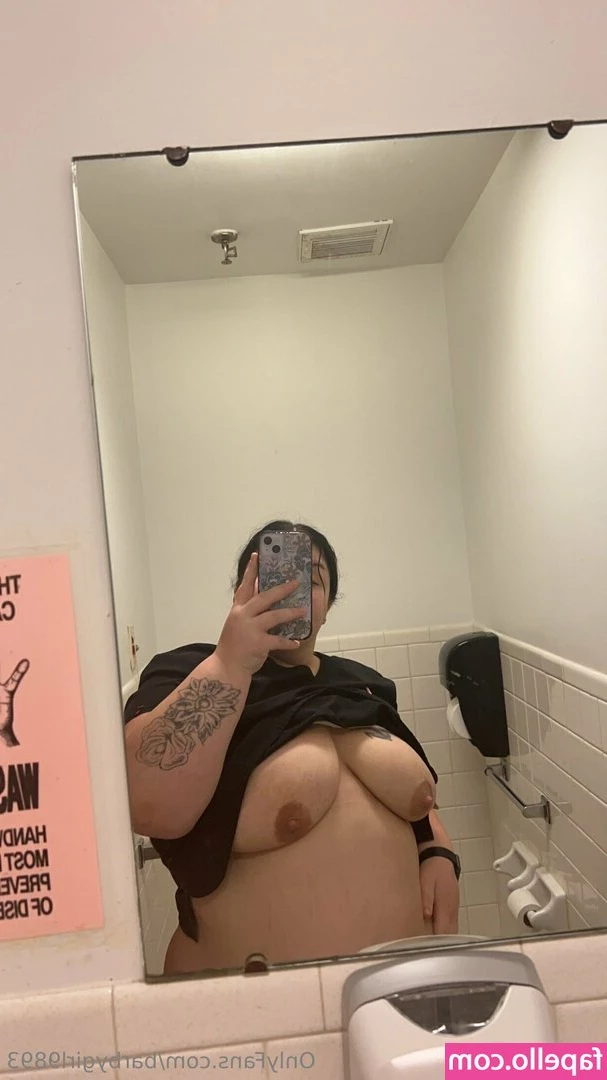 bigmommymilkies98 - Cum on this tits DADDY