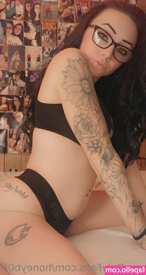honeyb06 - Looking like a breedable slut 😈