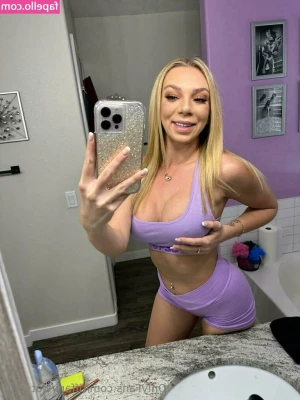 tiffanywatsonx - Come see me stretch my hole for you with a rock hard on