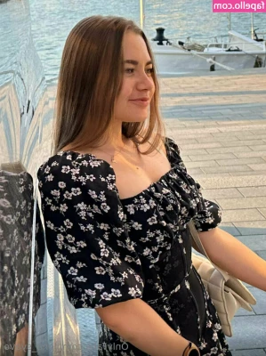 amely_syavo [ amely-syavo ] - If there’s one thing I love, it’s knowing that you’re staring