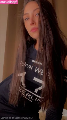 ebadbunny - Waiting for you to chat with me
