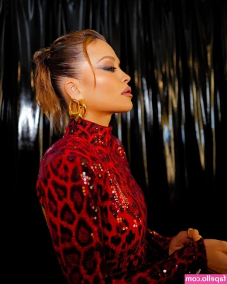 Rita Ora [ rita-ora ] - practicing my bedroom eyes...is it working? 🙈