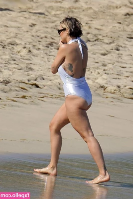 Rita Ora [ rita-ora ] - Best way to wake up