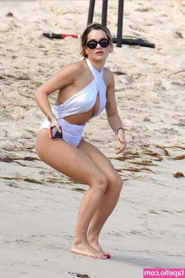 Rita Ora [ rita-ora ] - Titties out in nature :3 can’t think of anything better