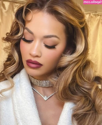 Rita Ora [ rita-ora ] - Do you want to see my naughty surprise for you, babe?😈🙈 DM me