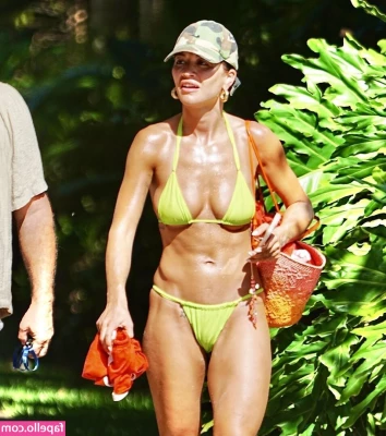 Rita Ora [ rita-ora ] - Guess what I found out?  I know you filthy little secret.  You
