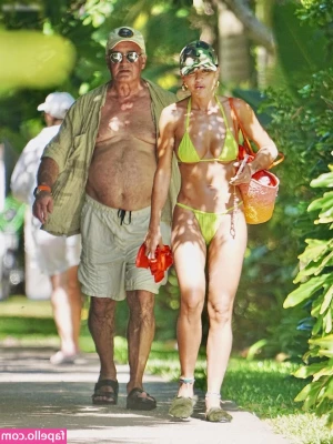Rita Ora [ rita-ora ] - Made it thru Covid  out the other side to sexy again  A Studio 54