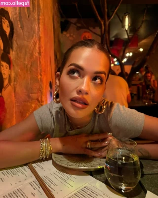 Rita Ora [ rita-ora ] - ad    FREE FREE FREE FREE FREE     ONLINE NOW     richwoman 