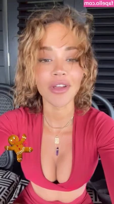 Rita Ora [ rita-ora ] - 掰開的雙臀 更能看清楚 肉棒出入著穴穴的樣子