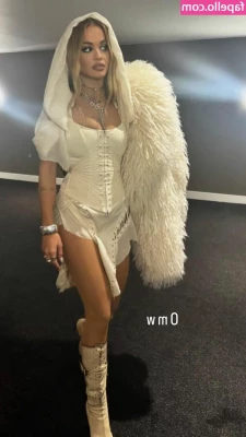 Rita Ora [ rita-ora ] - How badly do you want to tear my clothes off