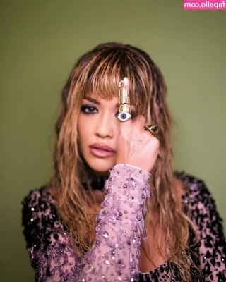 Rita Ora [ rita-ora ] - Hoodies and Leg Warmers always make me feel sexy. Photos by Pedsrmeds