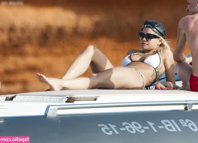 Rita Ora [ rita-ora ] - Slathering oil all over myself it’s avtuallt therapeutic 🤗I need part 1