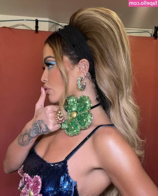 Rita Ora [ rita-ora ] - Velma finally found her glasses and now she’s looking for some dick