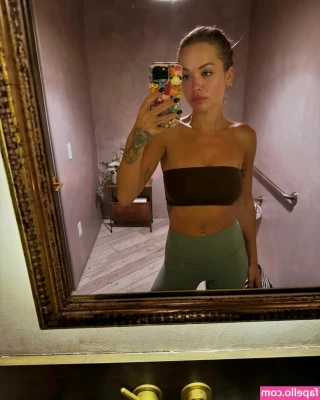 Rita Ora [ rita-ora ] - Cum for these big wrinkled feet part 1