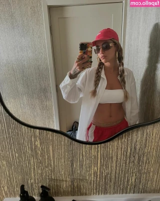 Rita Ora [ rita-ora ] - Dirty sweaty feet put them in your mouth