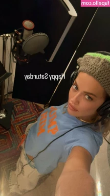 Rita Ora [ rita-ora ] - Mmm morning stretches