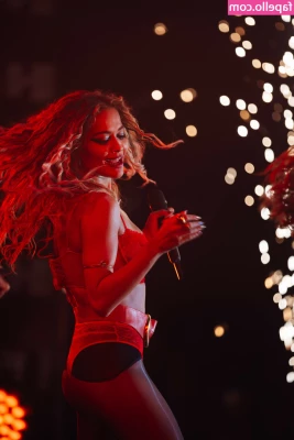 Rita Ora [ rita-ora ] - How many spanks did you count