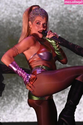 Rita Ora [ rita-ora ] - Are you a top or bottom