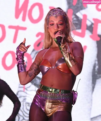 Rita Ora [ rita-ora ] - Asshole play 🥺😁