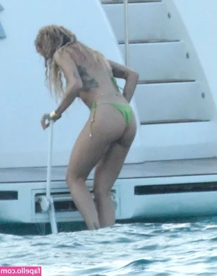 Rita Ora [ rita-ora ] - made these sexy topless vids .... unlock and tell me which one is part 1