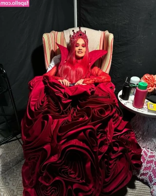 Rita Ora [ rita-ora ] - 😏SPIN GAME🥰 Generous prizes! 😋 won’t be for long