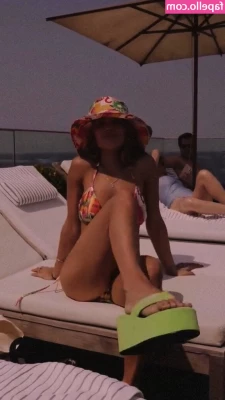 Rita Ora [ rita-ora ] - Someone help me get my nails done