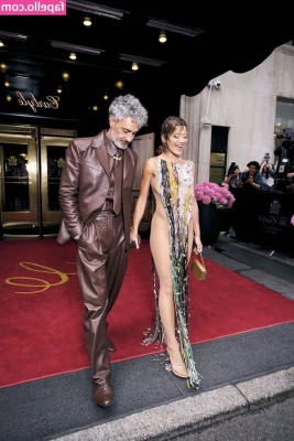 Rita Ora [ rita-ora ] - https sprlv link u sFCwIDAwAAA  Here is where you can watch me LIVE