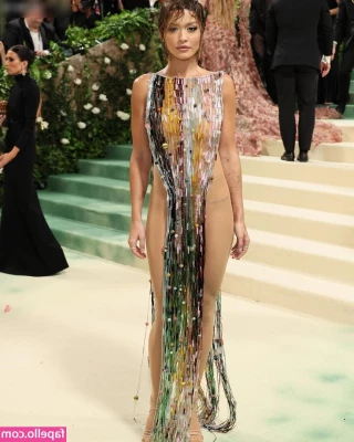 Rita Ora [ rita-ora ] - Se nota la piel de